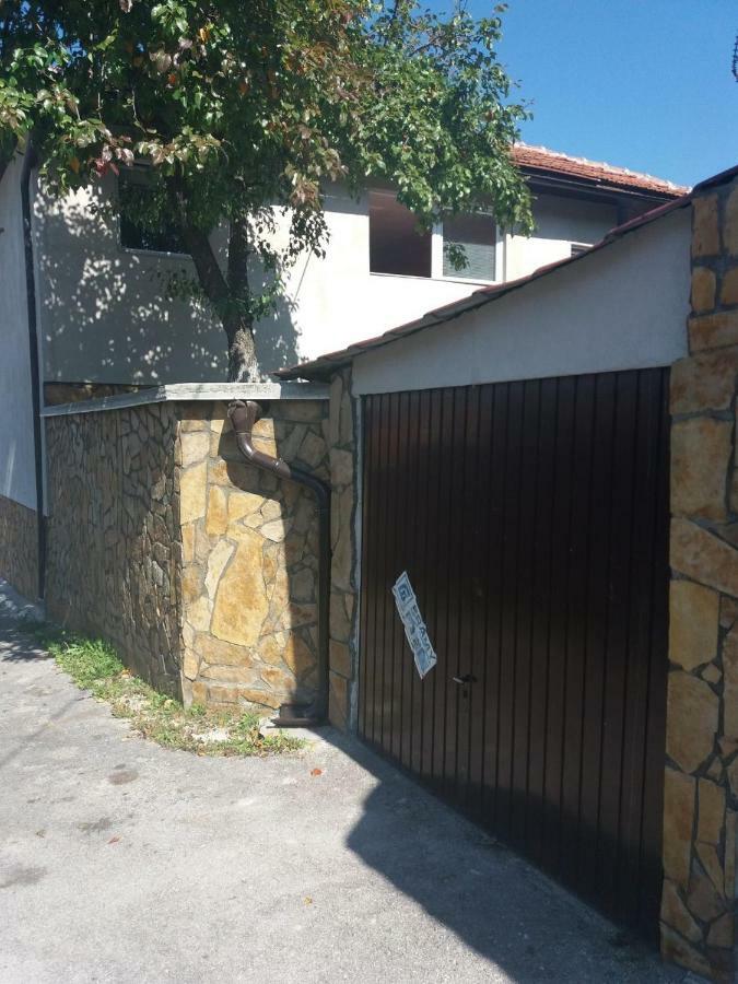 Modern&Cozy Bosnian House With Garden+Free Parking Ξενοδοχείο Σαράγεβο Εξωτερικό φωτογραφία